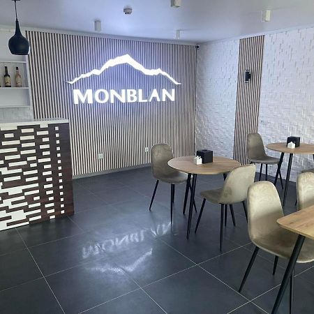 Отель Monblan Yablunytsya Esterno foto