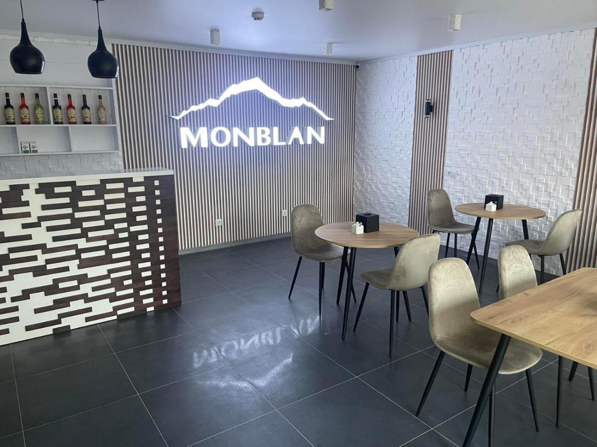 Отель Monblan Yablunytsya Esterno foto